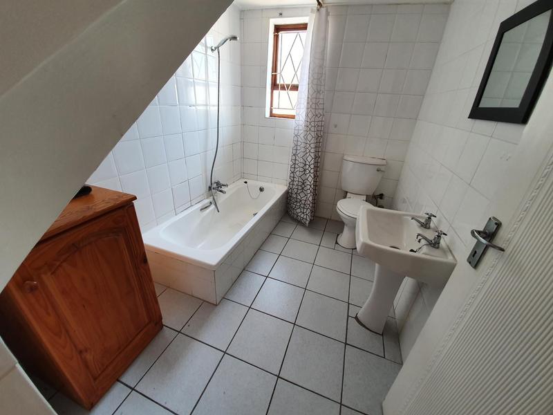 To Let 4 Bedroom Property for Rent in University Estate Western Cape